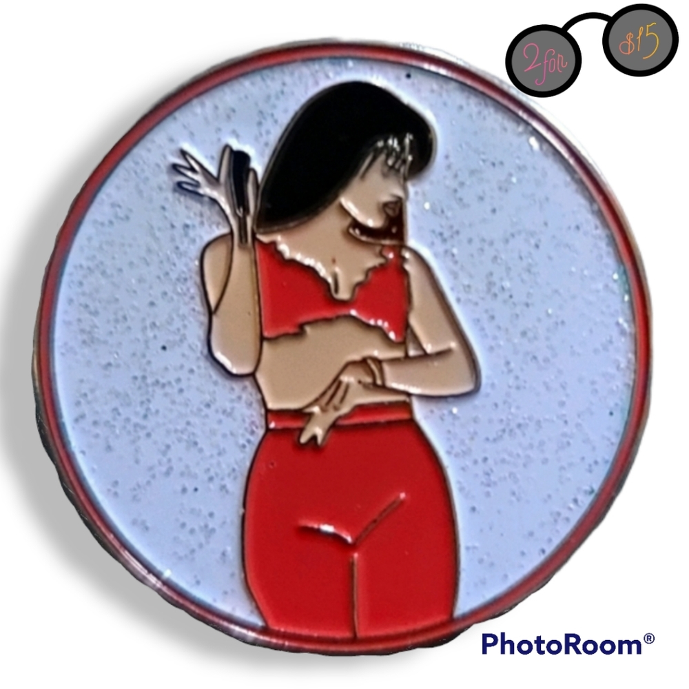 NWOT-Selena pin